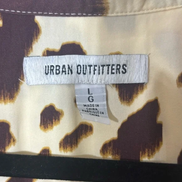 Urban Outfitters Alicia Tie-Front Shirt
Dress LG - Picture 3 of 4